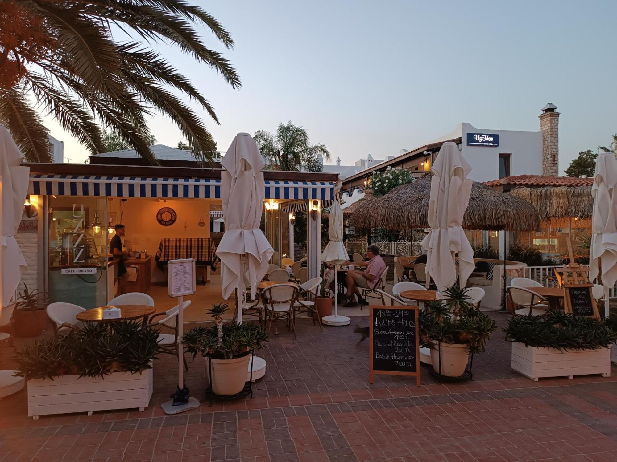 ביטז Uzhan Beach Hotel מראה חיצוני תמונה