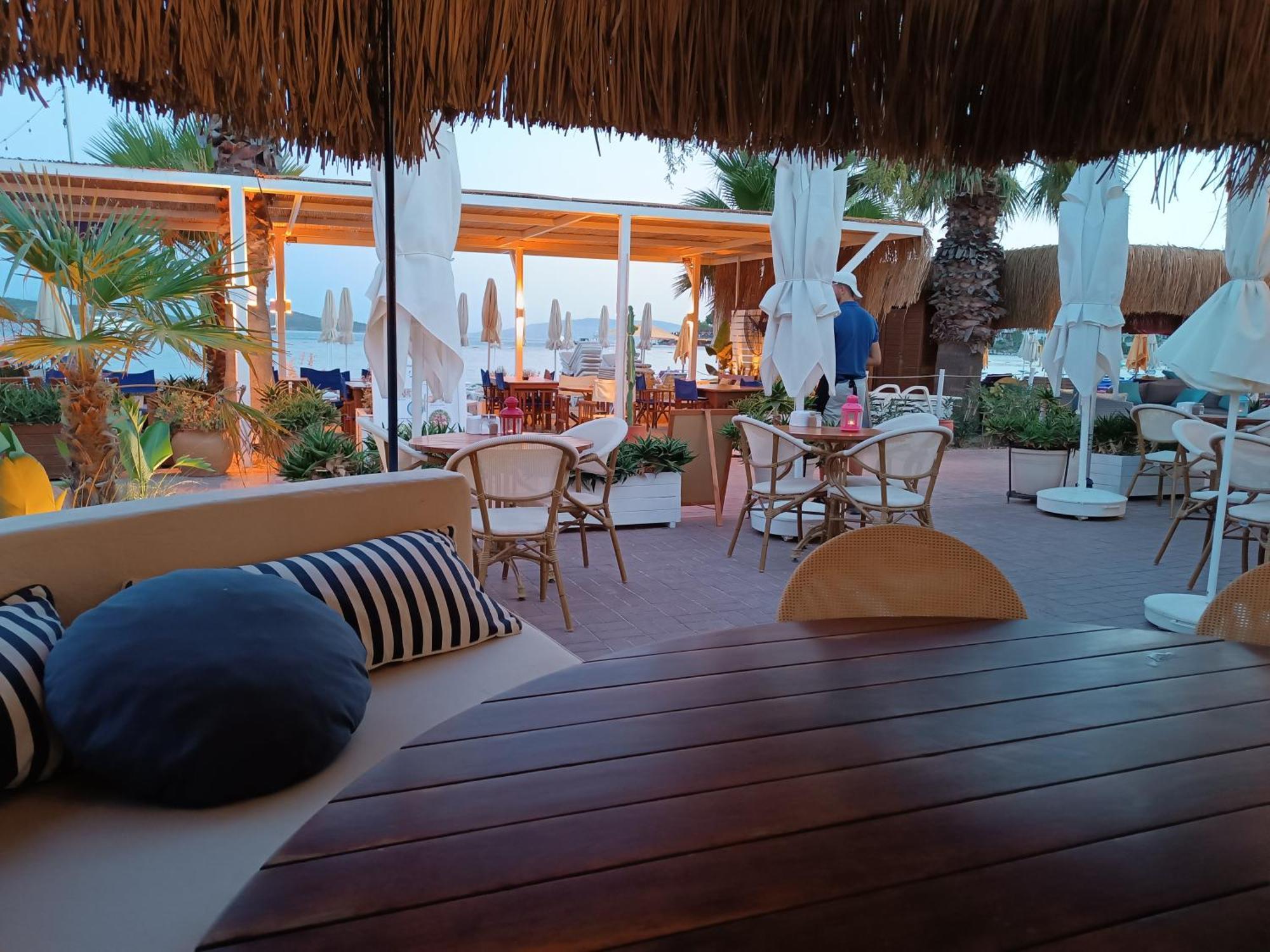 ביטז Uzhan Beach Hotel מראה חיצוני תמונה