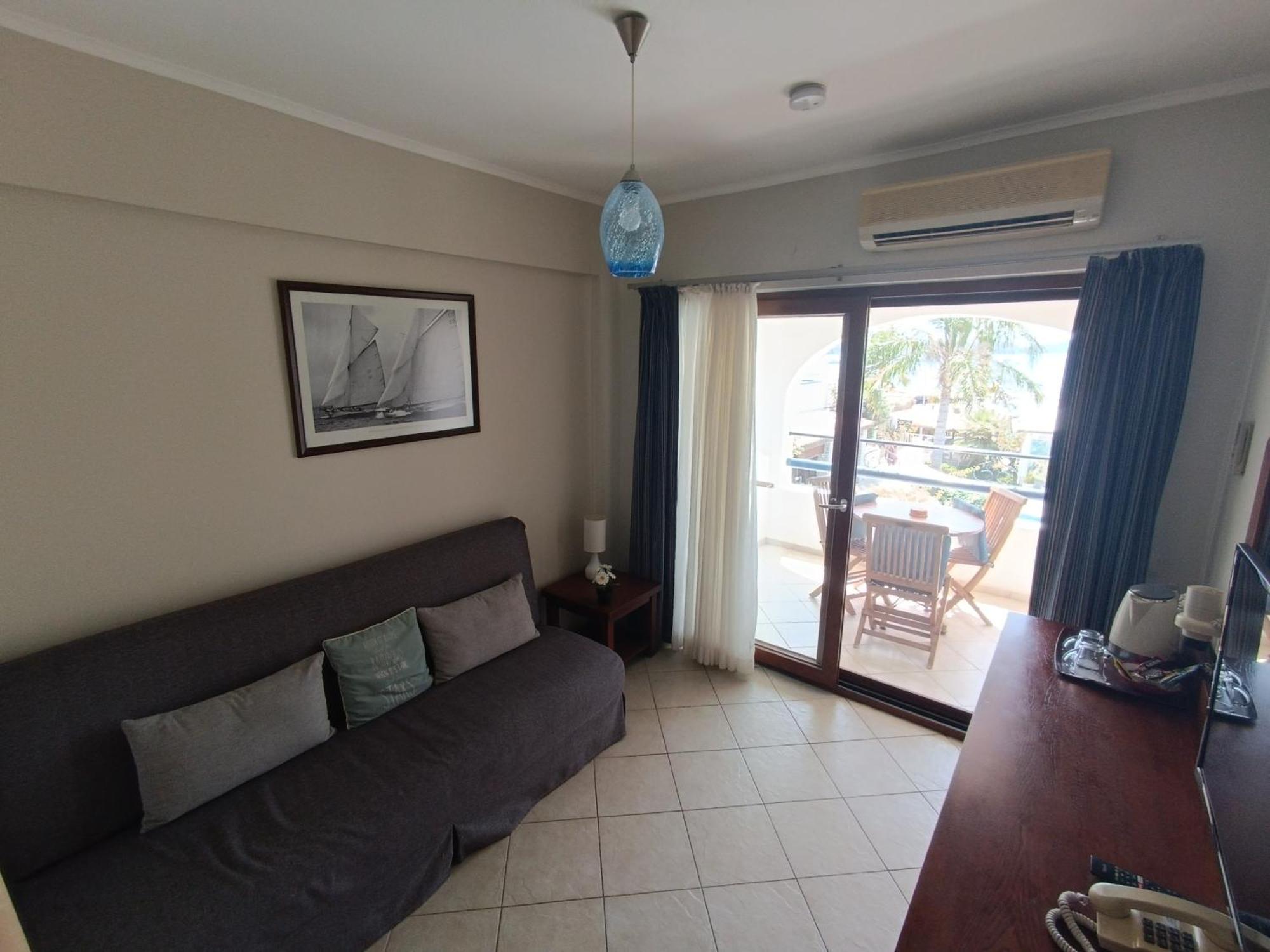 ביטז Uzhan Beach Hotel מראה חיצוני תמונה